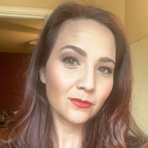 Meet your Posher, Valarie